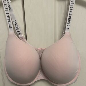 Victoria’s Secret pale pink bra size 34DDD.